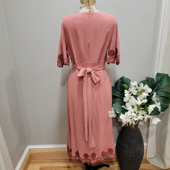 NWOT LULU'S BOHEMIAN CROCHET EYELET SLEEVE MIDI DRESS - Picture 7 of 10